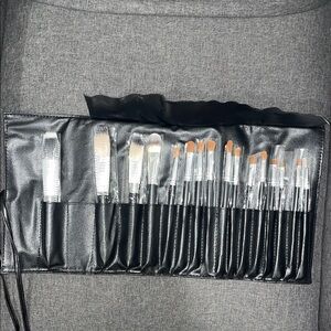 Crown Brush Makeup Brush Set with Case